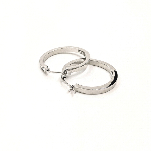 🔖🇨🇦 💎 SWAROVSKI® CRYSTALS INSIDE OUTSIDE HOOP EARRINGS WHITE GOLD OVERLAY - Picture 5 of 6